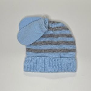 New baby boy beanie with gloves.